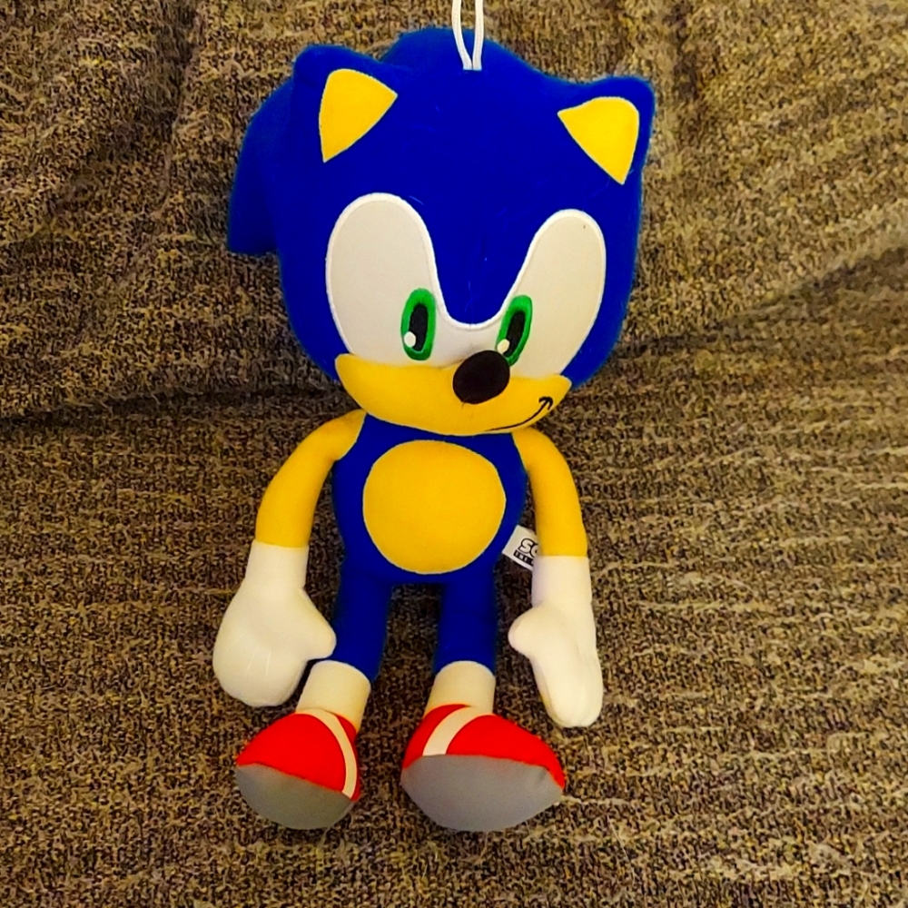 I am selling a sonic the  Hedgehog